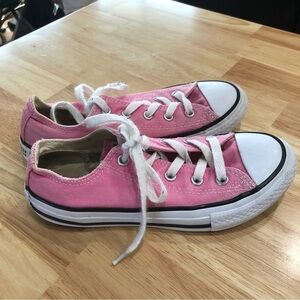 CONVERSE All Star Girls Barbie Pink Chuck Taylor’s. 1